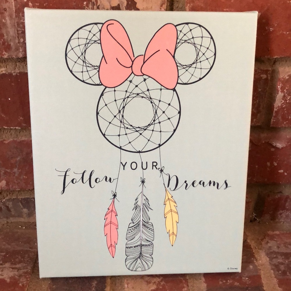 Disney “Follow Your Dreams” dreamcatcher decor